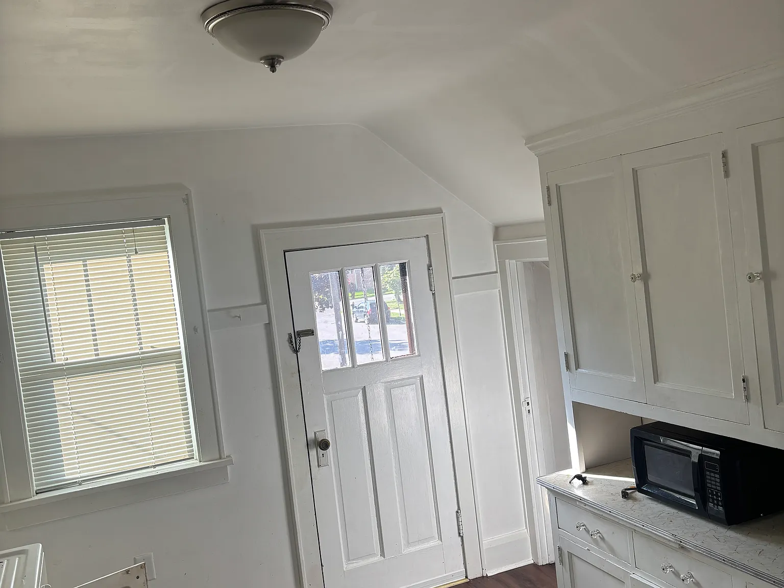 2 bed, 900 sqft, $1,300 — Photo 4
