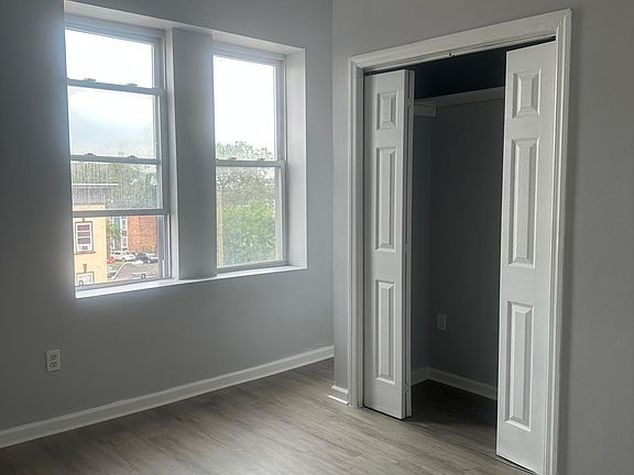 4th image of 527 Central Ave #401