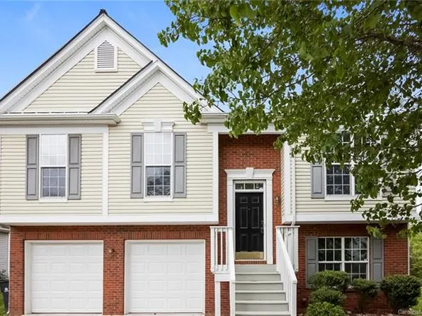 3021 Old Ironside Dr, Charlotte, NC 28213