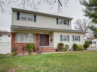 695 Colonial Ave, Union, NJ 07083