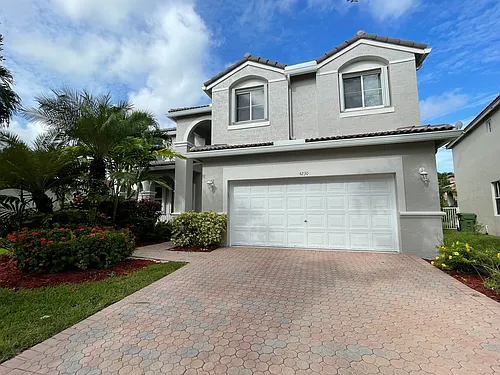 4230 Palmetto Trl Photo 1
