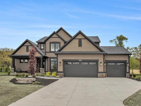 12033 Harvest Acre Dr, Lowell, MI 49331