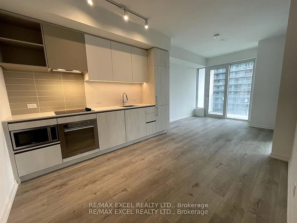 7890 Jane St — Photo 1