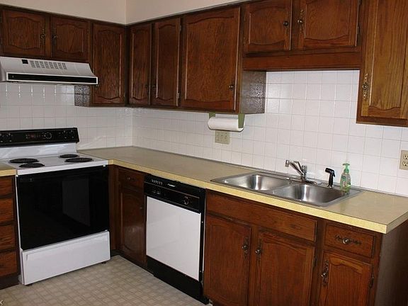 4th image of 5390 & 5396 Donner Dr