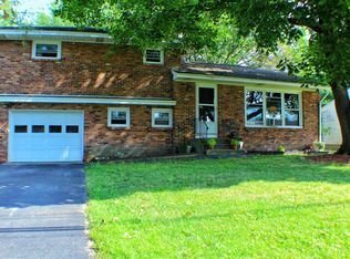 28 Wertman Ln, Loudonville, NY 12211