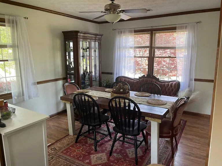 899 Charlotte Dr — Photo 2