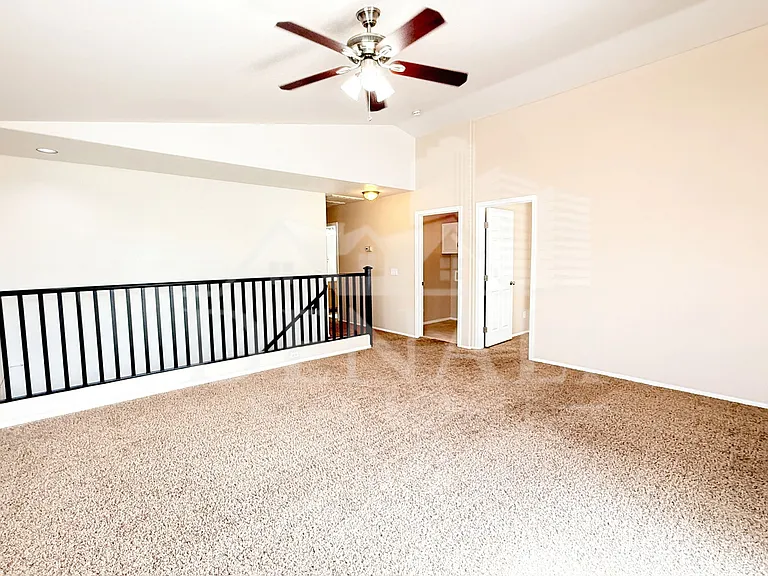 805 S Esmeralda — Photo 12