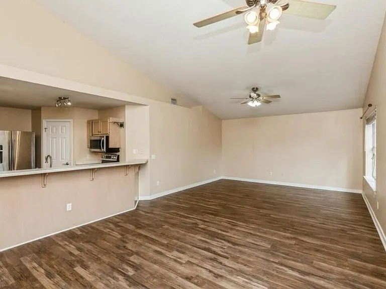 9637 Leeward Way — Photo 11