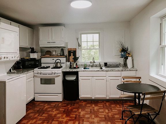 Kitchen. Stove and refrigerator (not visible in photo) are one-year old.