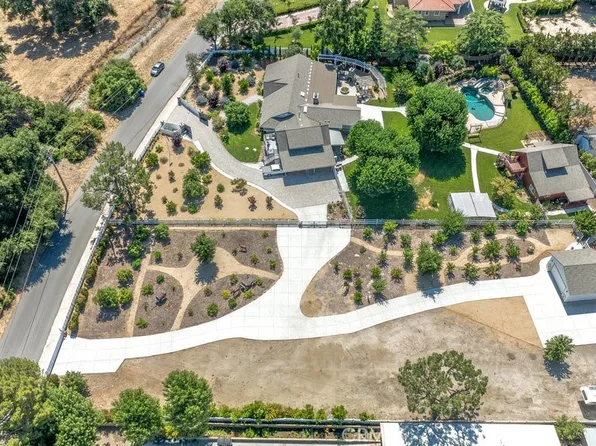 15818 Iron Canyon Rd, Santa Clarita, CA 91387