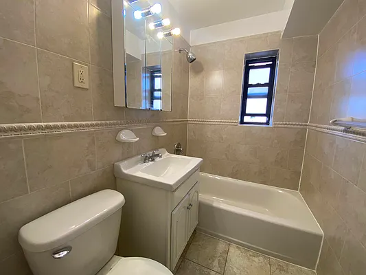 Rented by Contact Realty | media 5