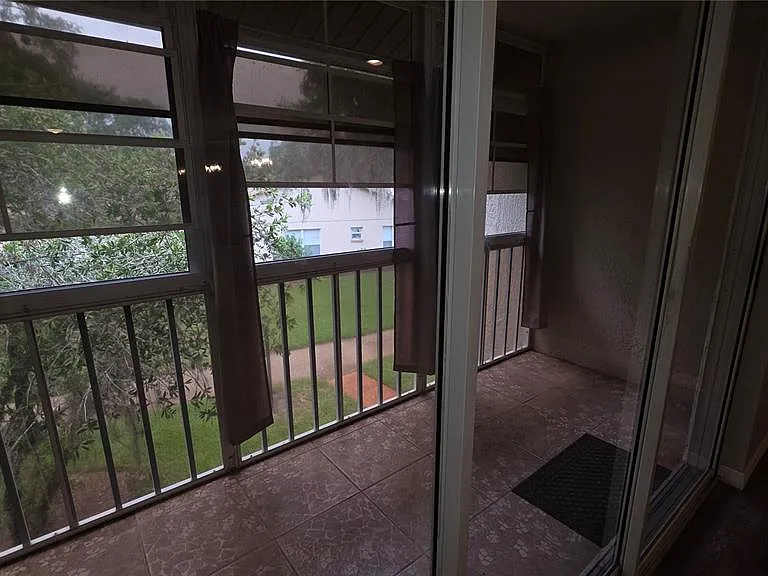 12119 Sunny Glen Ln #E2 — Photo 32