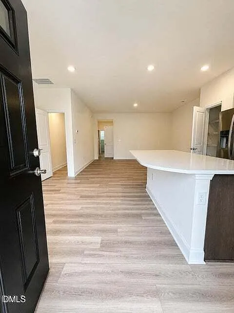 3 bed, 2.5 bath, 1579 sqft, $1,800 — Photo 4