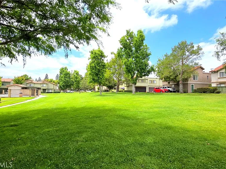 10187 Indian Summer Dr #E — Photo 22