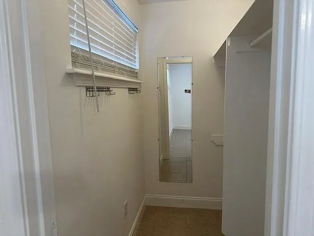 244 W Robert E Lee Blvd — Photo 14