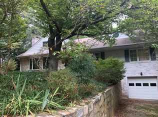 2561 N Upland St, Arlington, VA 22207