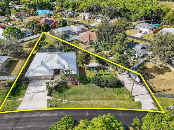 3221 SE Quay Street, Port St Lucie, FL 34984