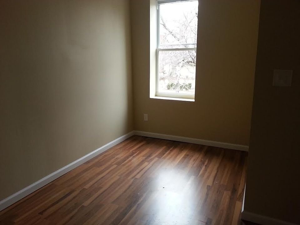 2nd image of 2002 Missouri Ave