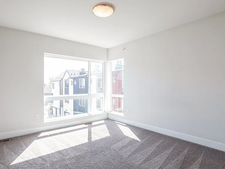 5634 W 10th Pl — Photo 16
