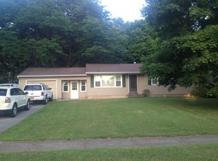 76 Orchard Hills Dr, Spencerport, NY 14559