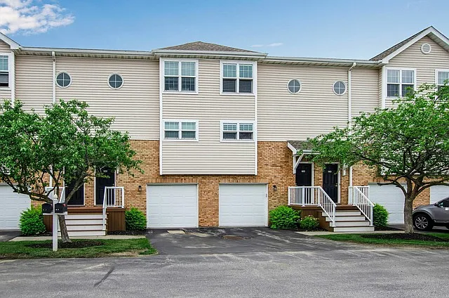 Townhomes have an Attached Garage