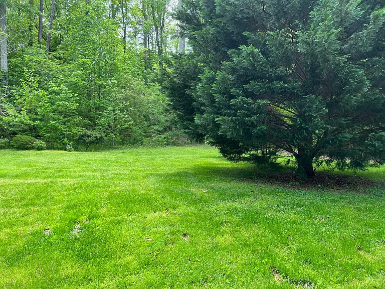 702 Branniff Dr — Photo 2