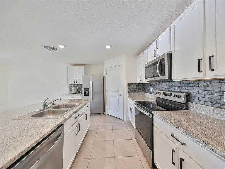 16782 Carlton Pond St — Photo 15