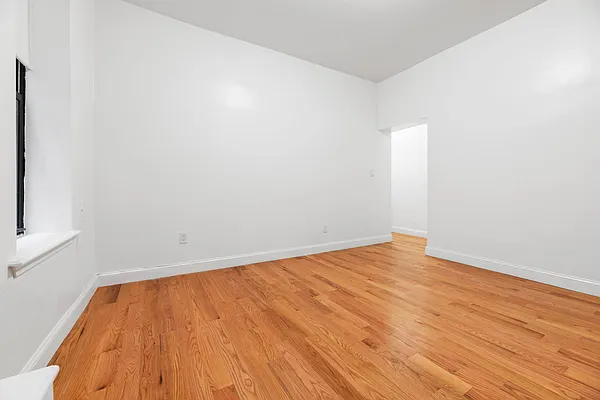 Rented by REAL New York | media 3