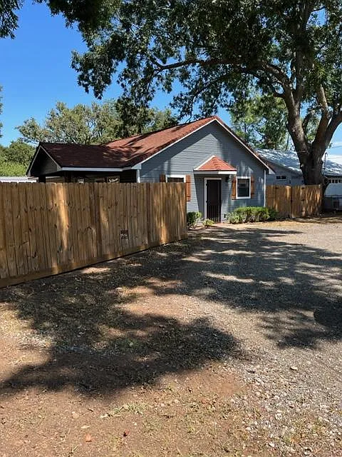 2 bed, 1216 sqft, $1,650 — Photo 2