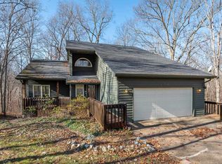 9384 S Harbour Pointe Dr, Bloomington, IN 47401