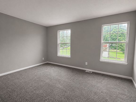 4th image of 190 Dell St #6