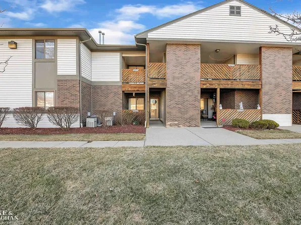 34652 Mercer Ln, Fraser, MI 48026