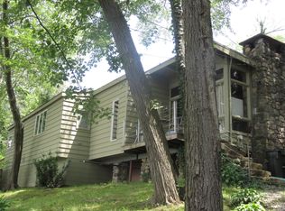 19 Pocono Point Rd, Danbury, CT 06810