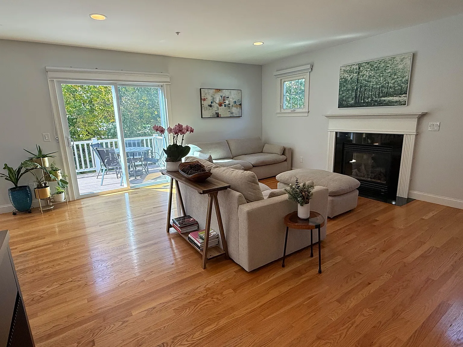 3 bed, 3.5 bath, 2527 sqft, $4,200 — Photo 4