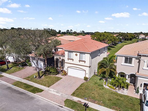 4th image of 4135 Woodhill Pl