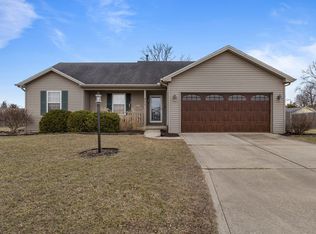 311 Country Ln, Tolono, IL 61880
