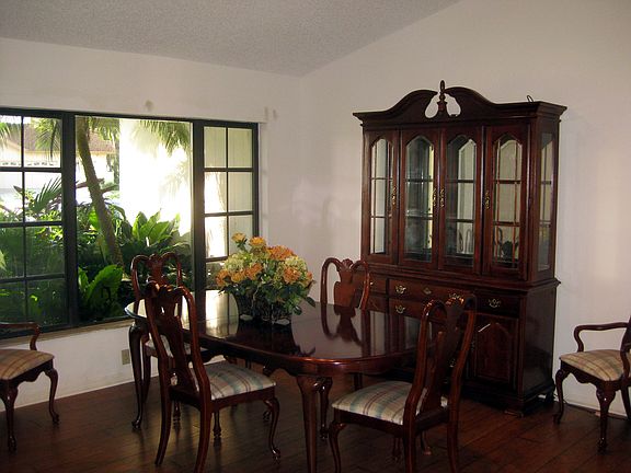 3rd image of 2721 Forest Club Dr