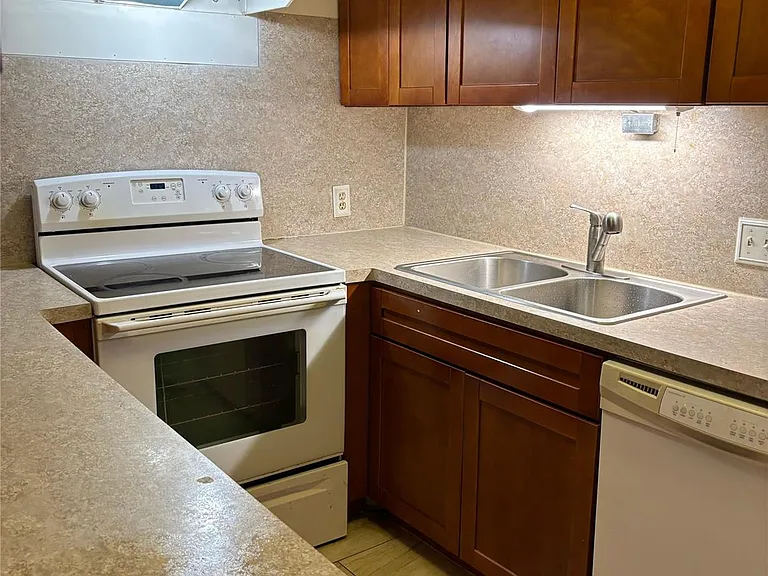 7520 Hornwood Dr #103 — Photo 8