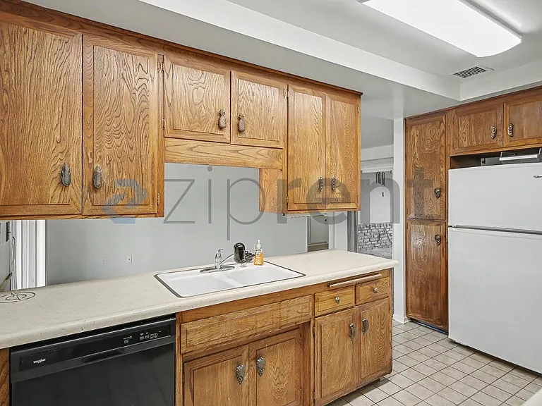 613 Converse Ave — Photo 6
