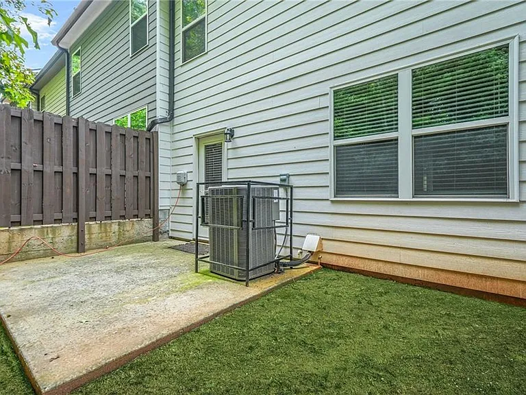 3181 Meadowstone Ln SW — Photo 27