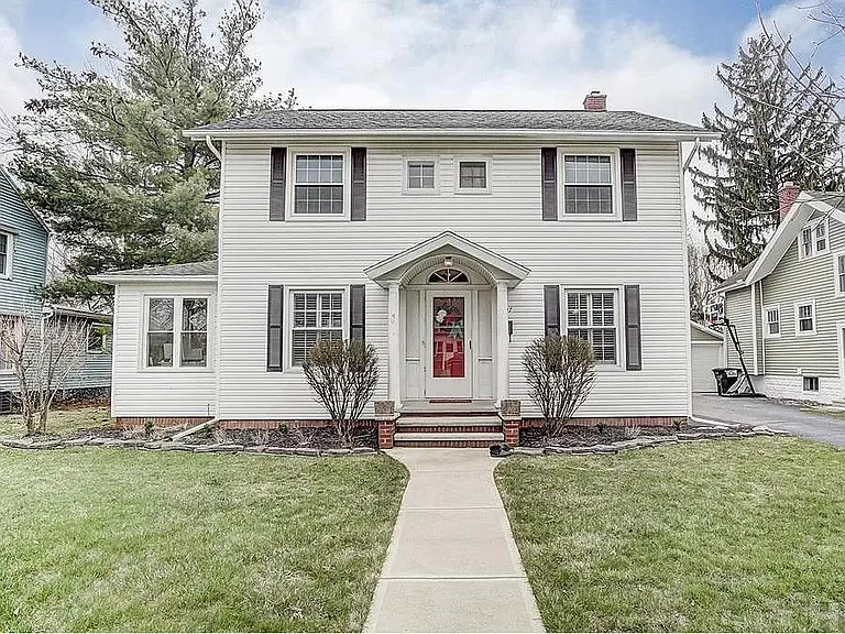 207 Greenlawn Ave — Photo 1