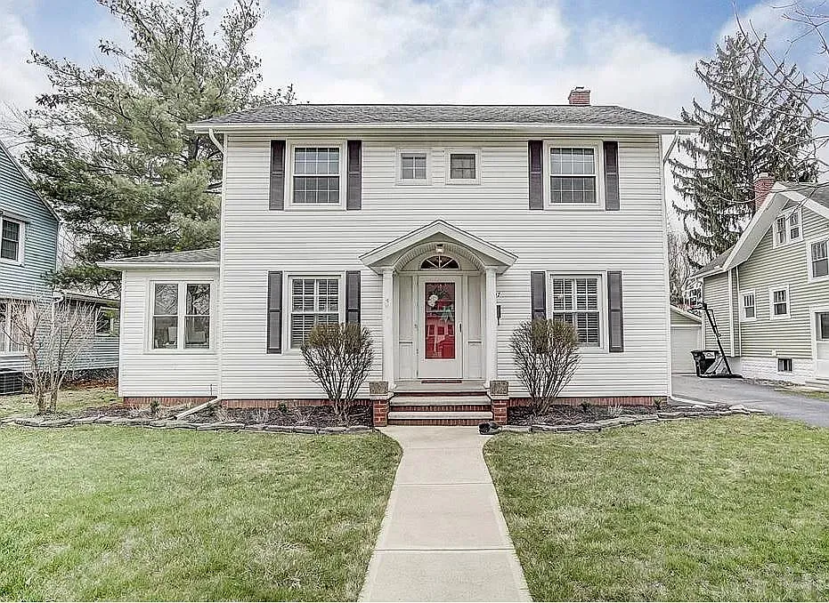 207 Greenlawn Ave