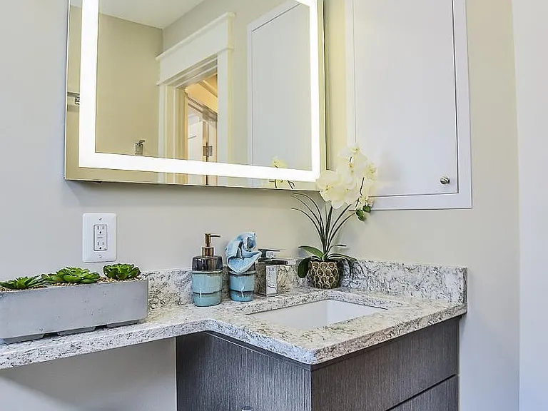 Heat in ceiling, and quartz counters
