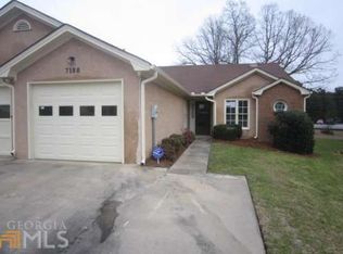 7188 Woodridge Ln, Union City, GA 30291