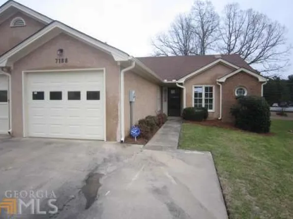 7188 Woodridge Ln, Union City, GA 30291