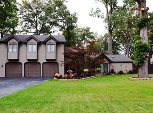 1160 Oakwood Pl, Bannockburn, IL
