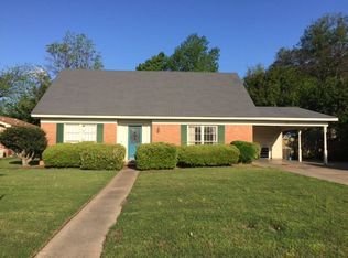 1721 Holly Ln, Greenville, MS 38701