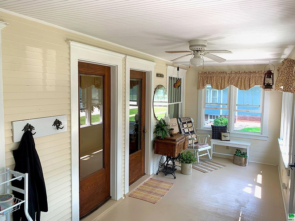 204 4th Ave NW, Pocahontas, IA 50574 Zillow