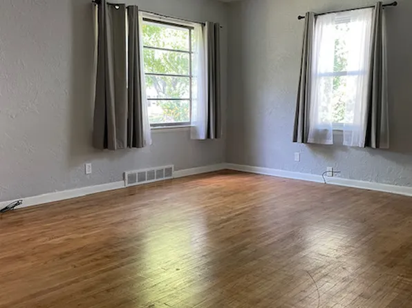 3011 Barrington Pl, Rockford, IL 61107