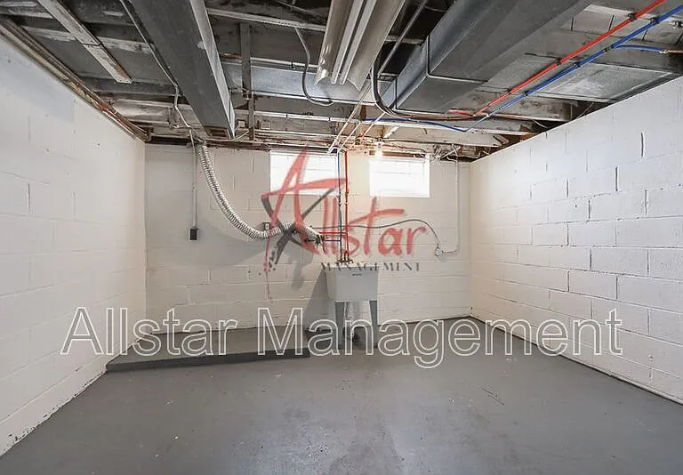 983 Clinton Ave — Photo 26